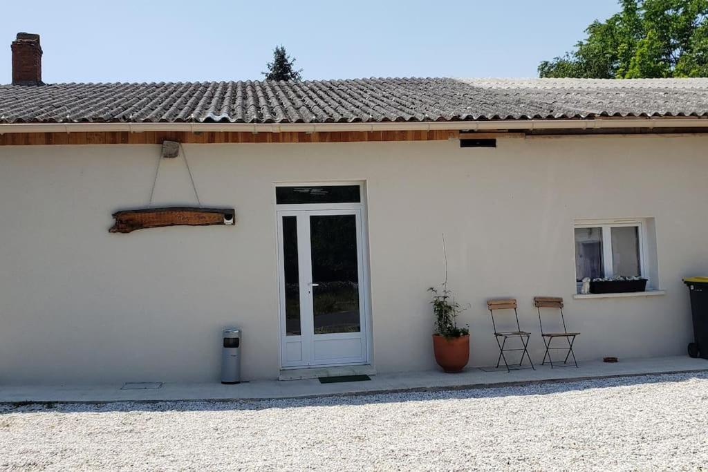 Chez Samb Villa Lussac les Chateaux Bagian luar foto